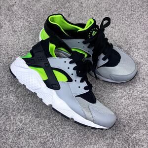 New! Nike Huarache Run GS size youth 6.5